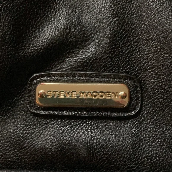 STEVE MADDEN leather black bag, fringe. Adjustable and removable shoulder strap. - Picture 4 of 15